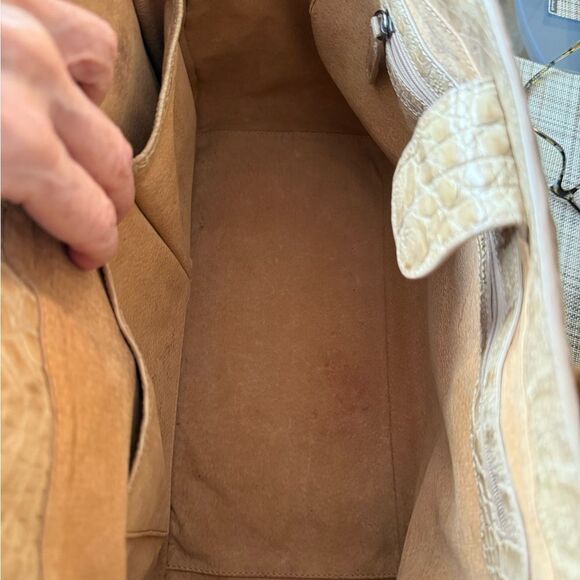 Byron Genuine Hornback Crocodile Tan Leather Tote. - Picture 9 of 11